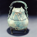 A Rare Bronze Hu/Jar with Chain Handles, Decorated with Animal Patterns